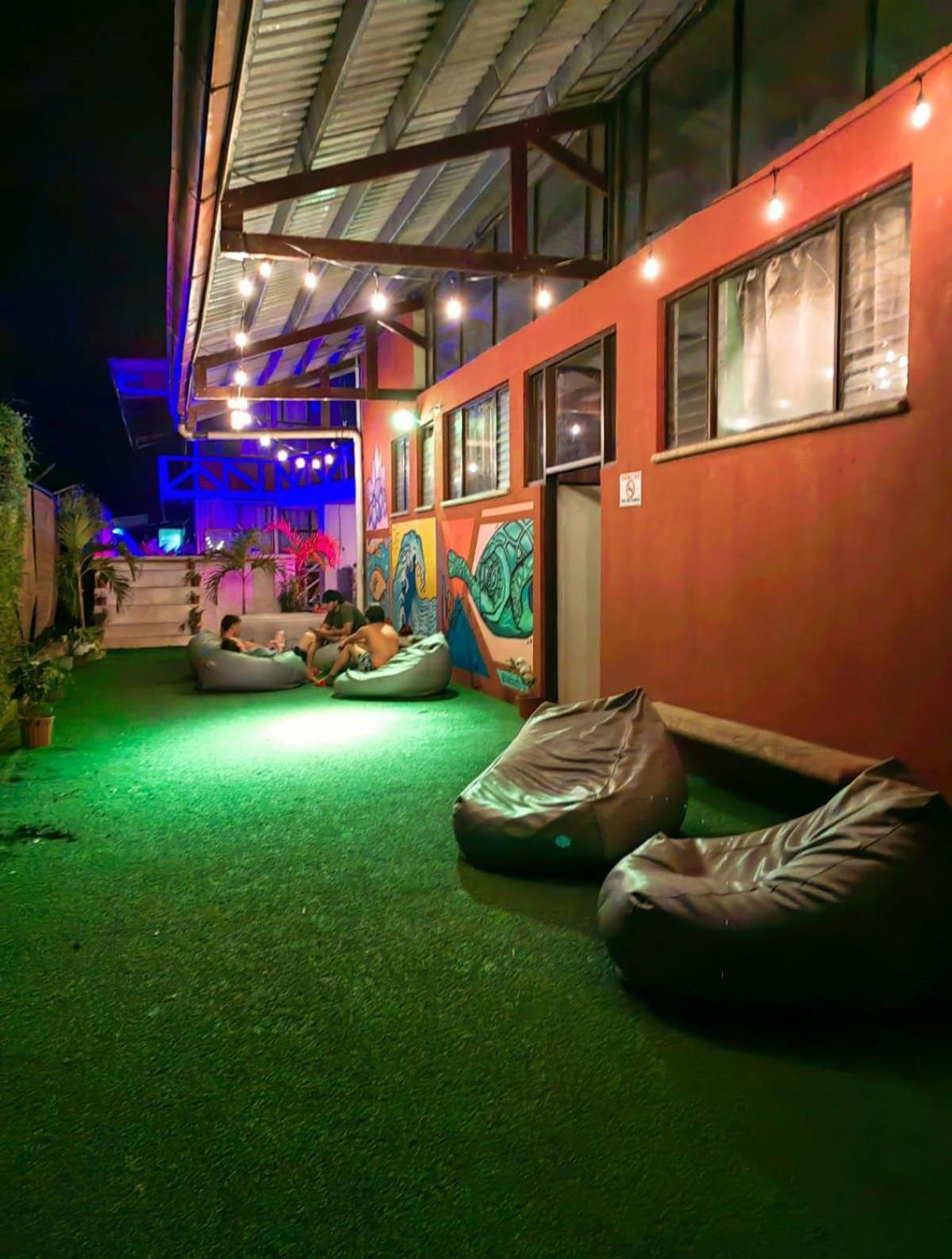 Hotel Adventure Lodge Jacó Extérieur photo